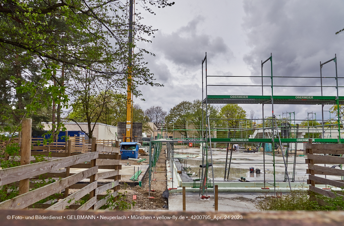 24.04.2023 - Baustelle am Haus für Kinder in der Quiddestraße in Neuperlach